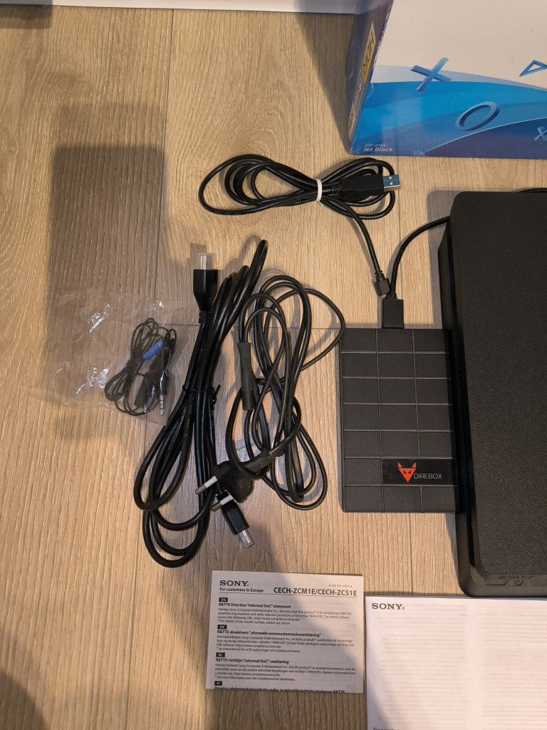 Sony PlayStation 4 500gb ps4 FIFA 19 2 pady zewnętrzny dysk