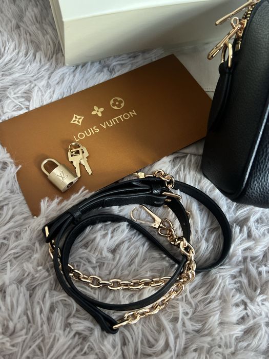 Na prezent Czarna torebka LV