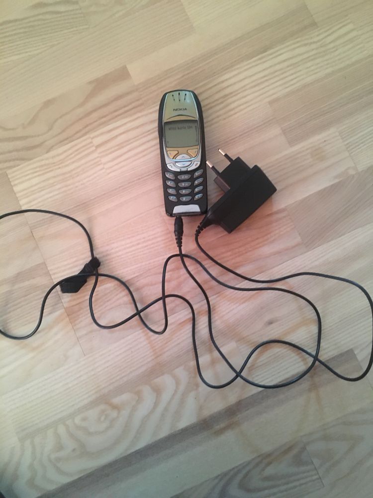 Złota, kultowa Nokia 6310i