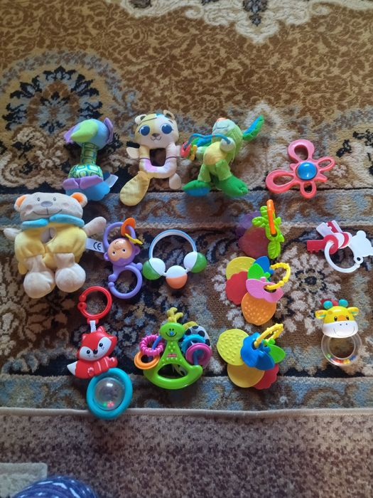 Дитячі іграшки. Лотами.