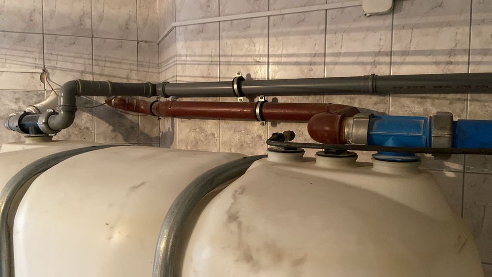 Sprzedam 2 tanki na olej opalowy , bezyne badz wode