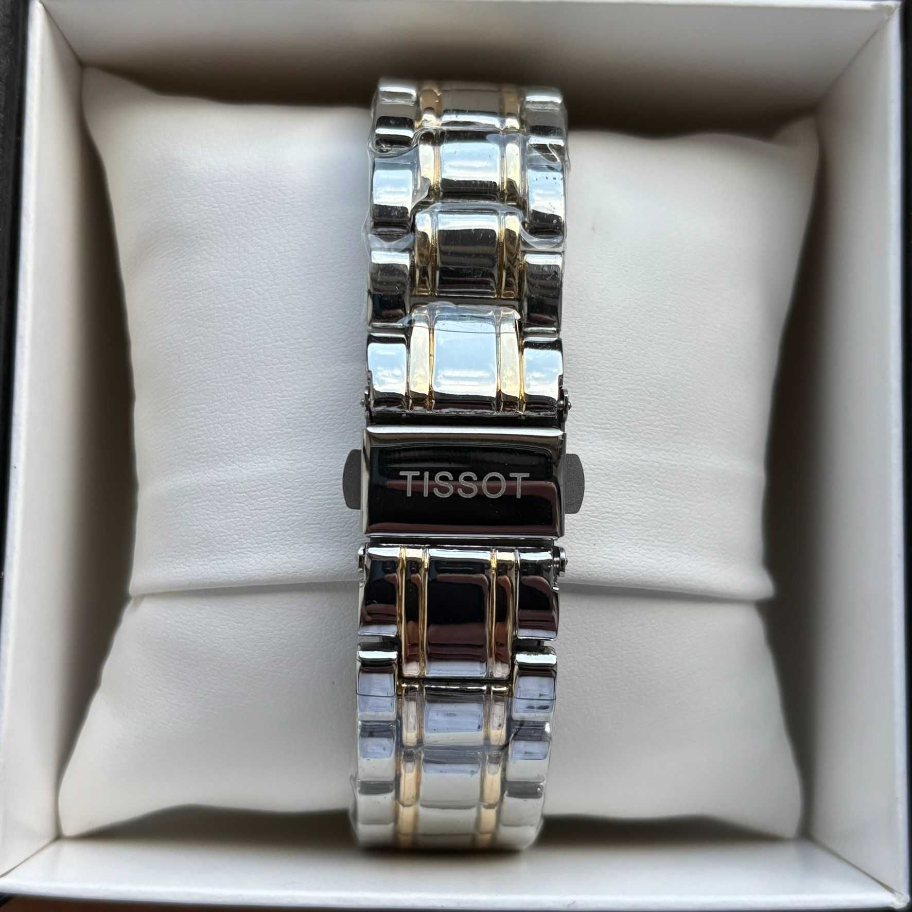 Чоловічий годинник Tissot на браслеті комбінованого кольору з датою