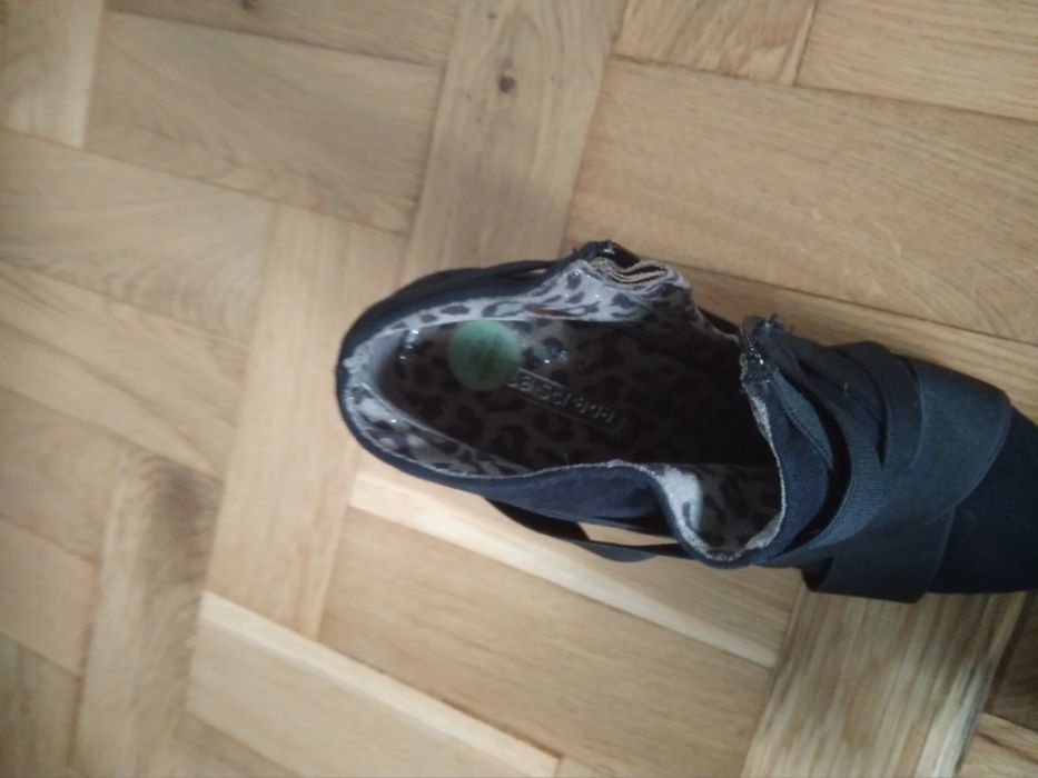 buty wiosenno -  jesienne damskie czarne botki