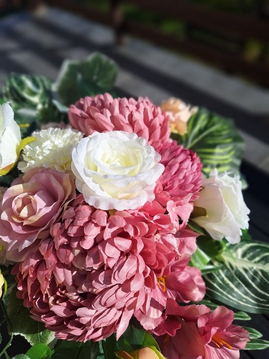 Komplet nagrobny z pięknymi chryzantemami, Stroik i bukiet na cmentarz