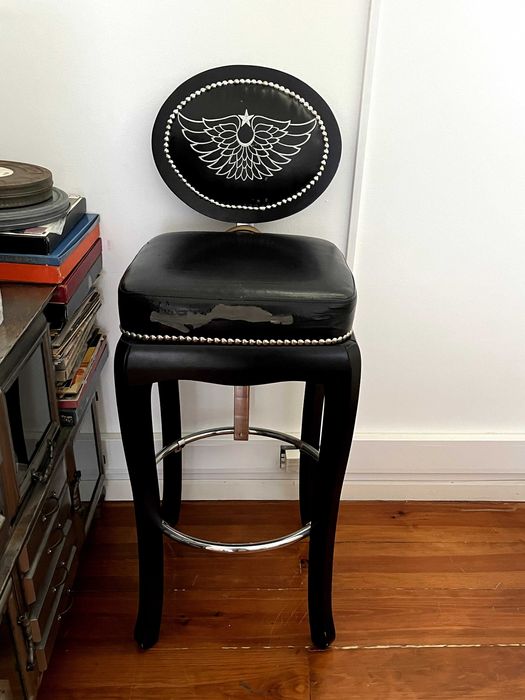 Cadeira alta de pele