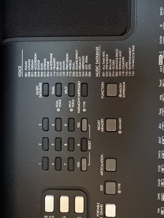 Yamaha PSR E373 Keyboard