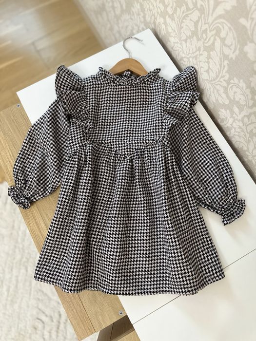 Стильні, теплі сукні Zara ,на флісі Next розмір 3-4 роки 98-104