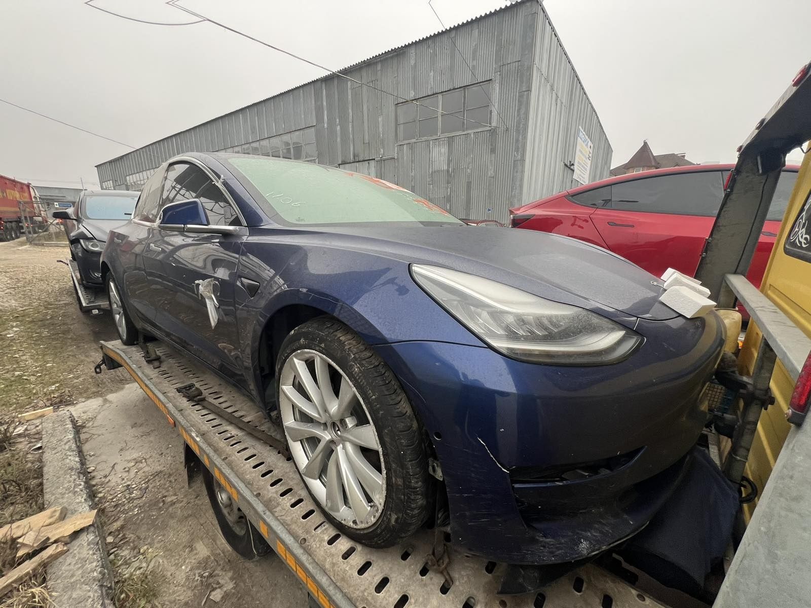 Деталі Tesla model 3 2018 рік