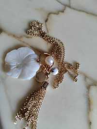 Avon naszyjnik Verity z perłowym kwiatem