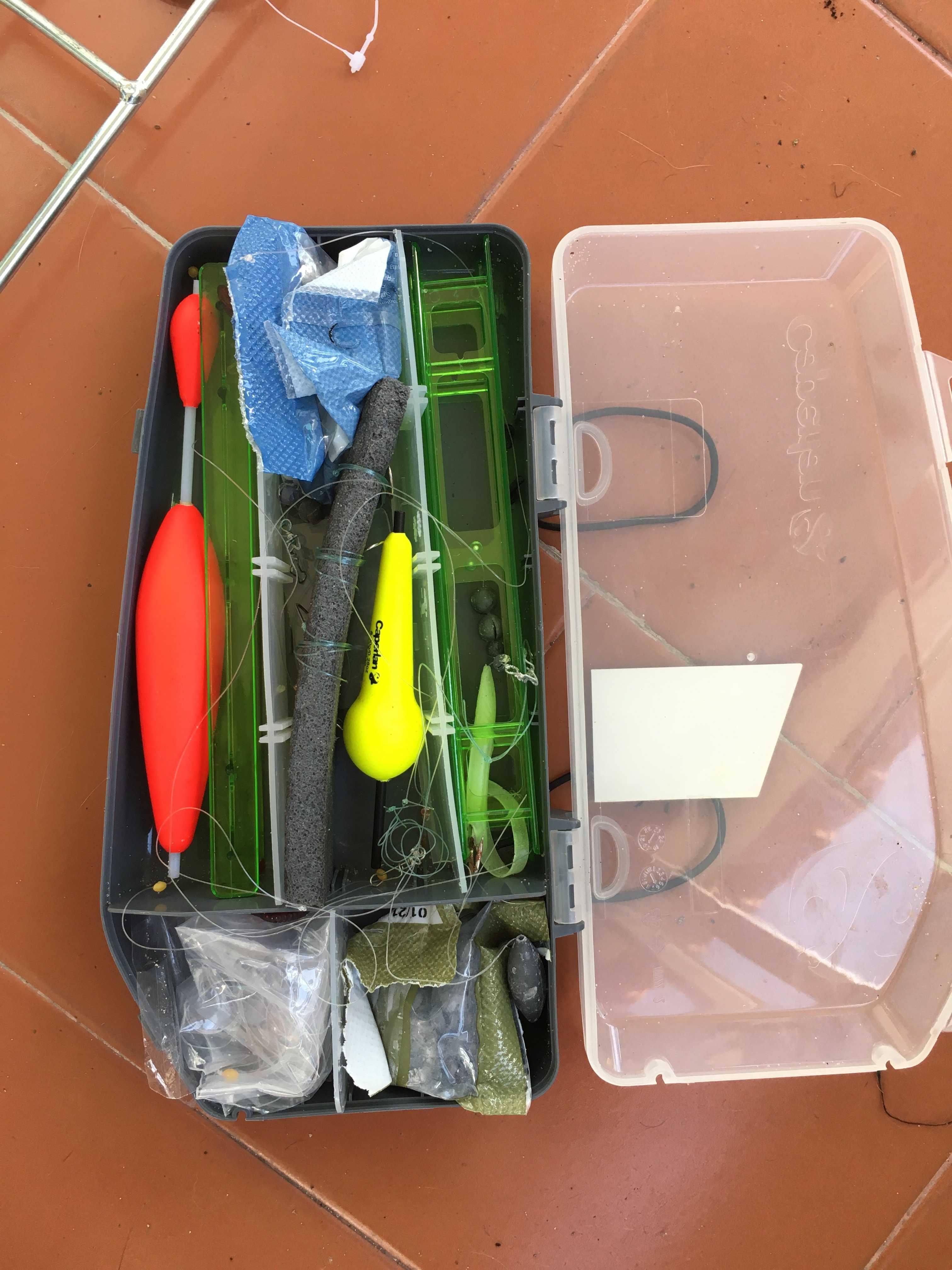 cana de pesca com acessórios