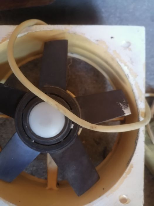 Вытяжка в форточку