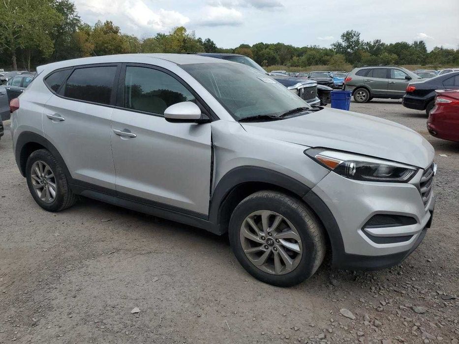 Hyundai Tucson SE 2018 в напряку порту