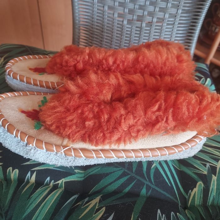 Kapcie góralskie domowe używane  37