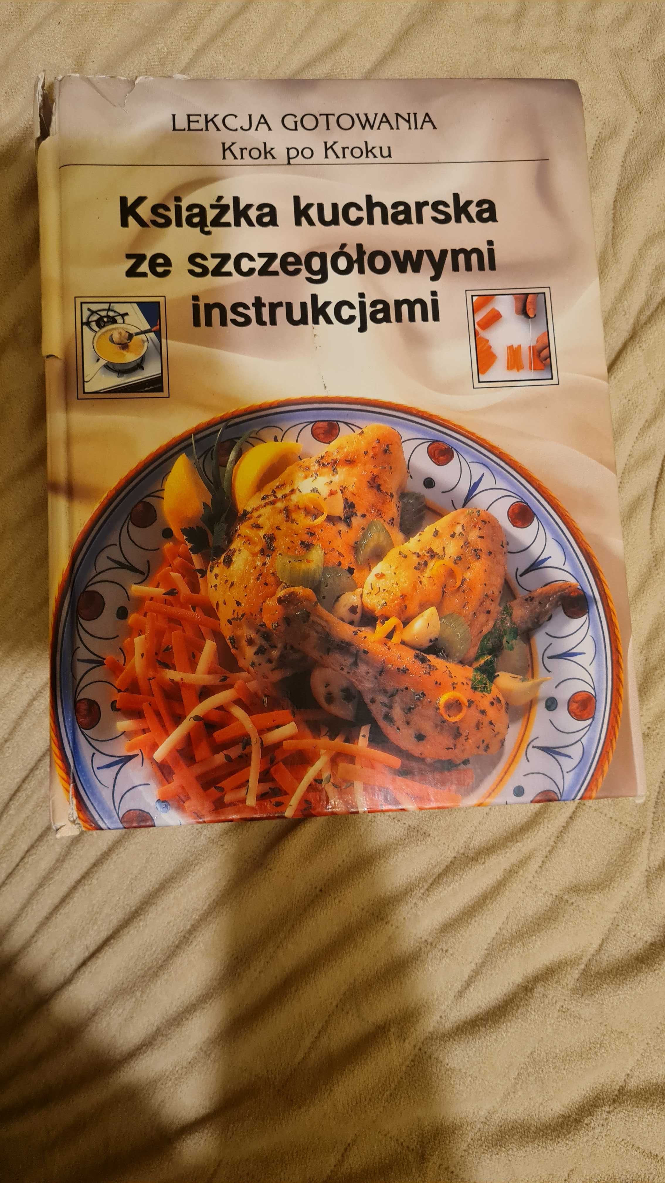 Książka kucharska ze szczegółowymi instrukcjami