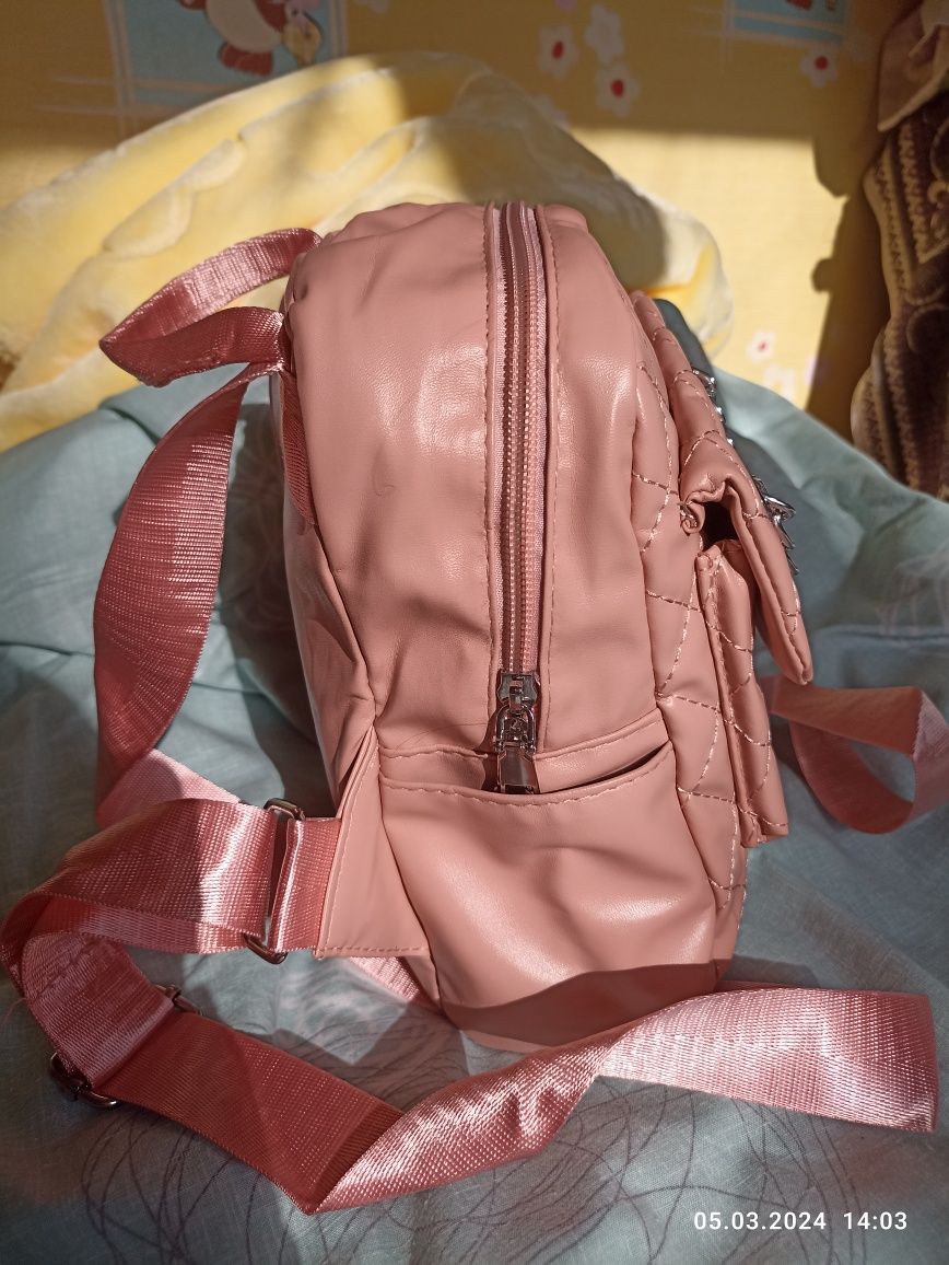 Рюкзак рожевий новий