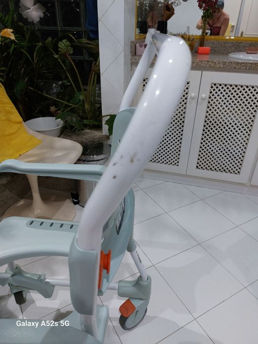 Cadeira higiénica com rodas etac clean