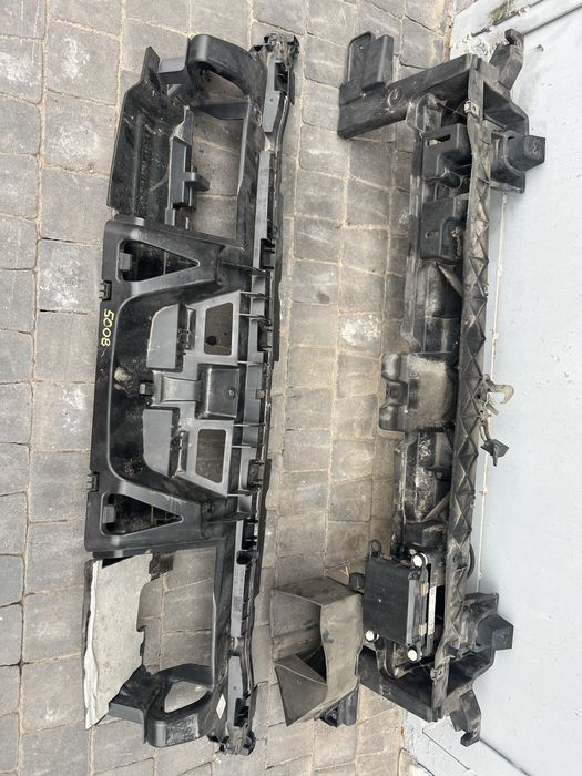 Peugeot 5008 установочна панель телевізор.