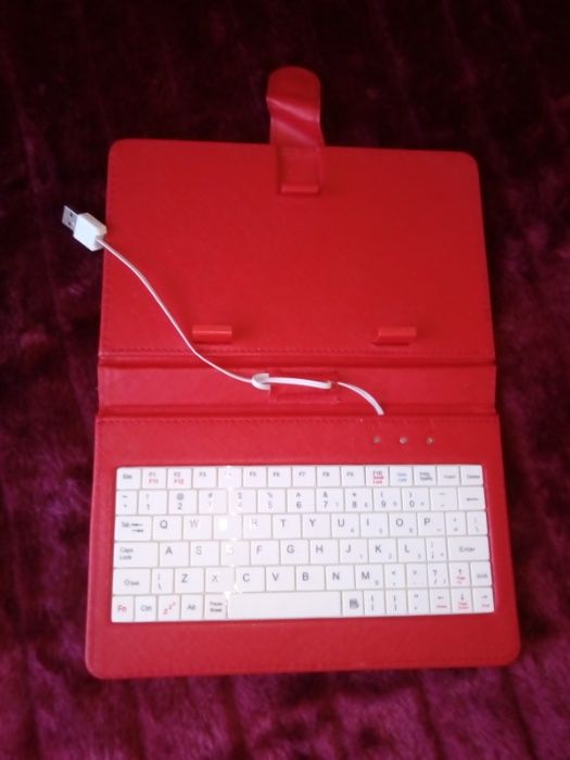 capa de tablet com teclado