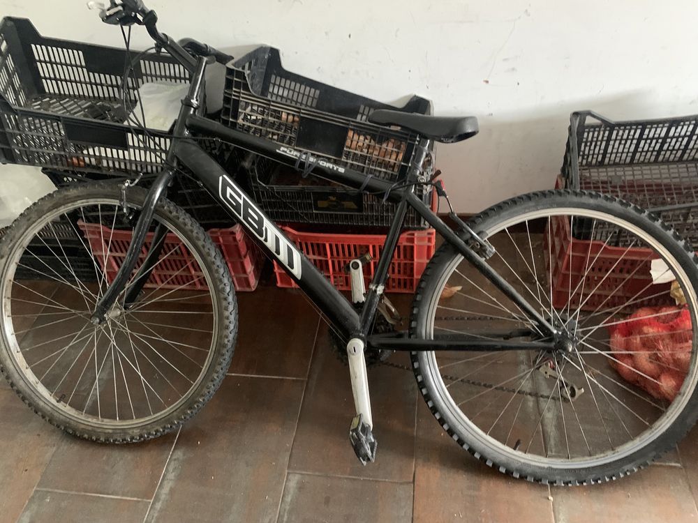 Bicicleta por 120€ estado bom