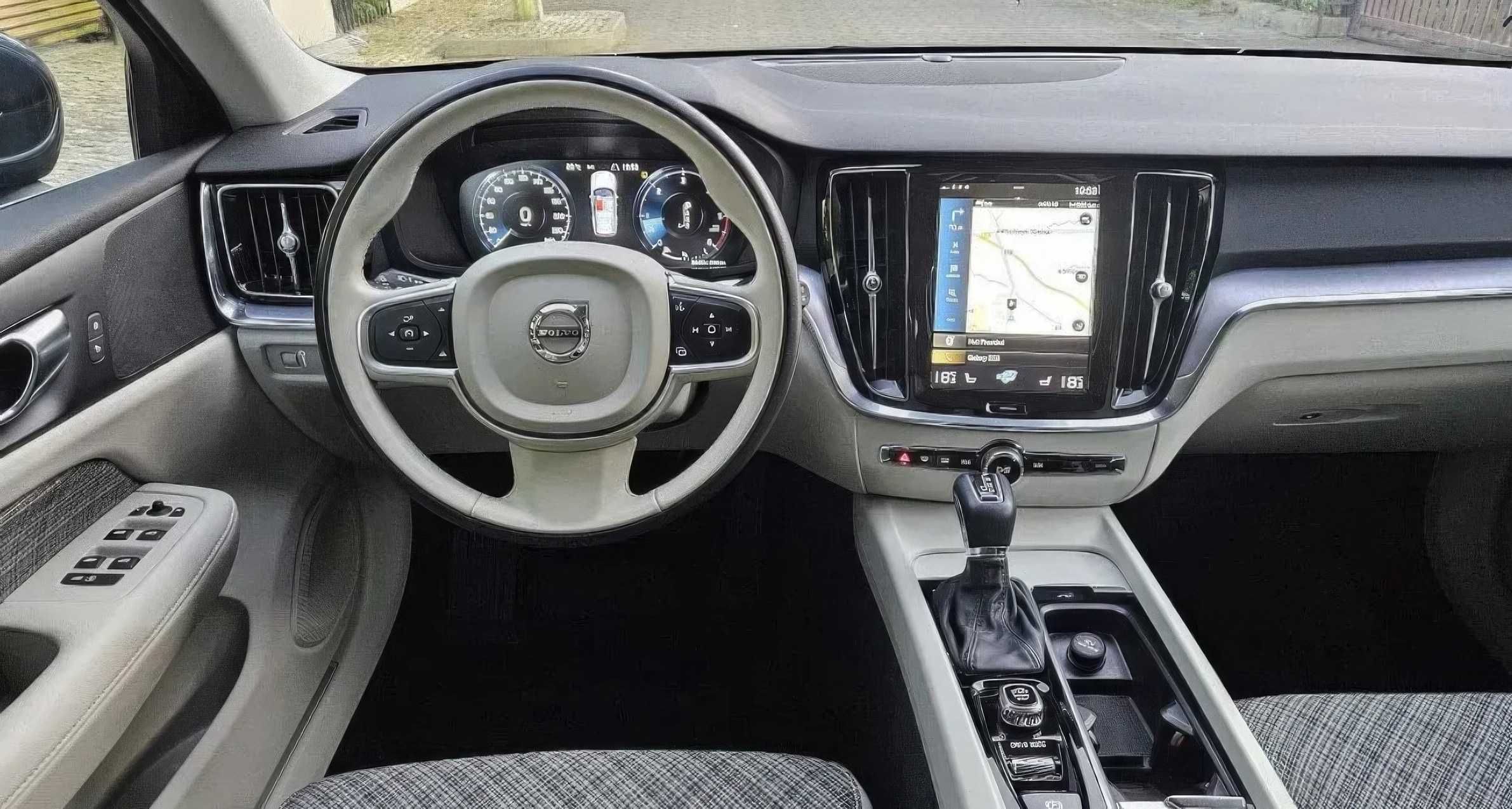 Volvo     V60      2019