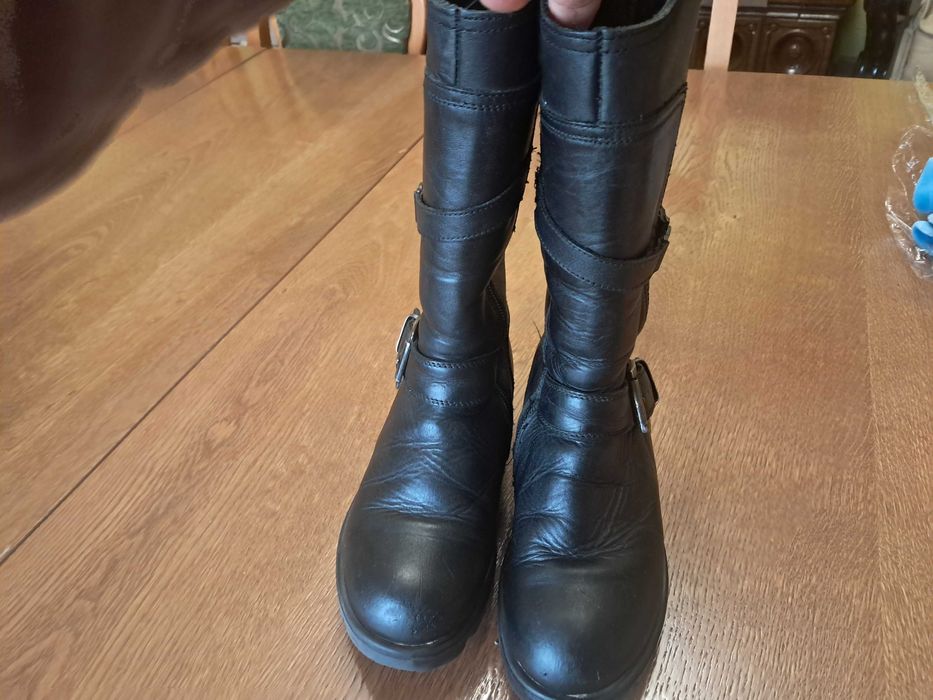 Чобітки на дівчинку