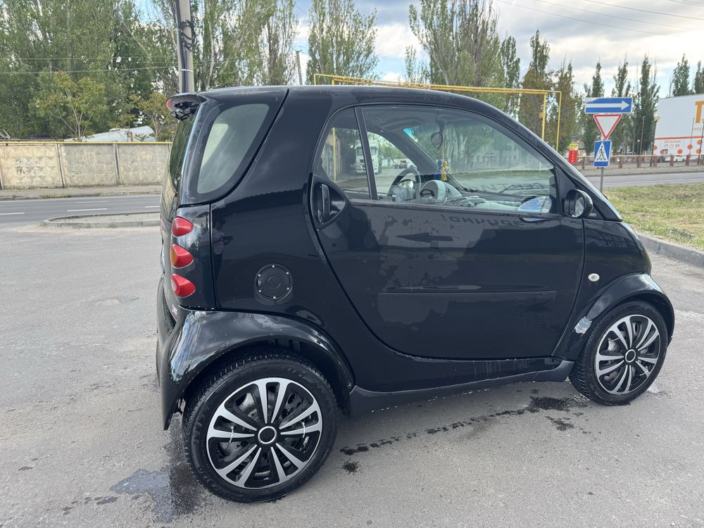 Автомобіль Smart ForTwo