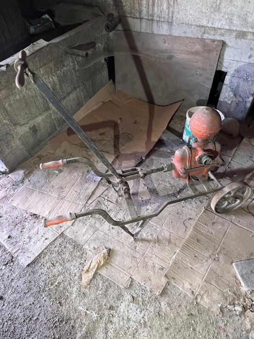 Bomba antiga de vinho