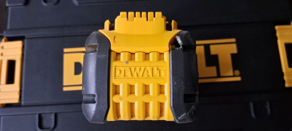 Dewalt 12 ah akumulator (uszkodzony)