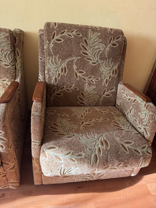 Крісла мʼягкі, дві штуки