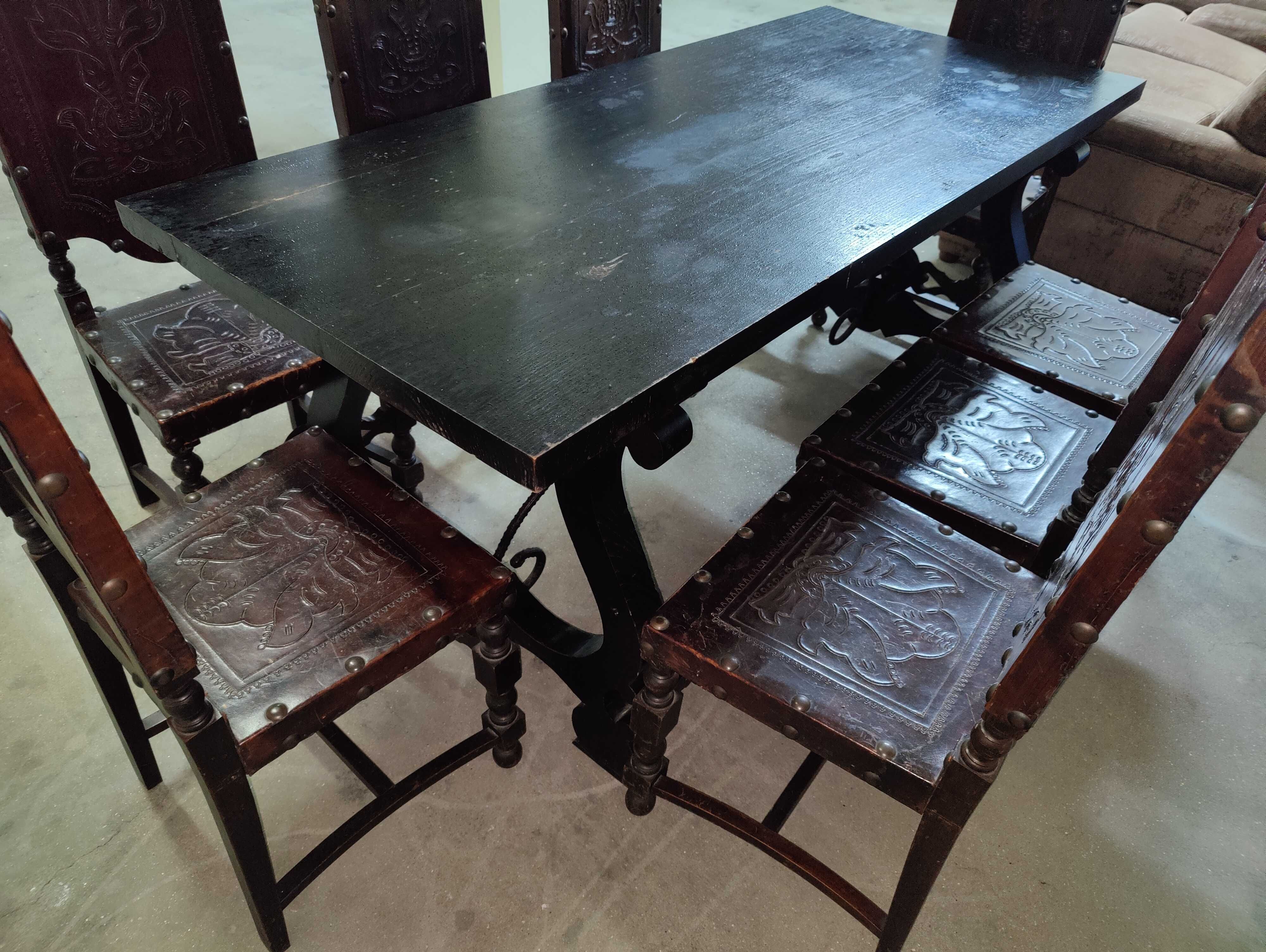 Mesa em madeira maciça