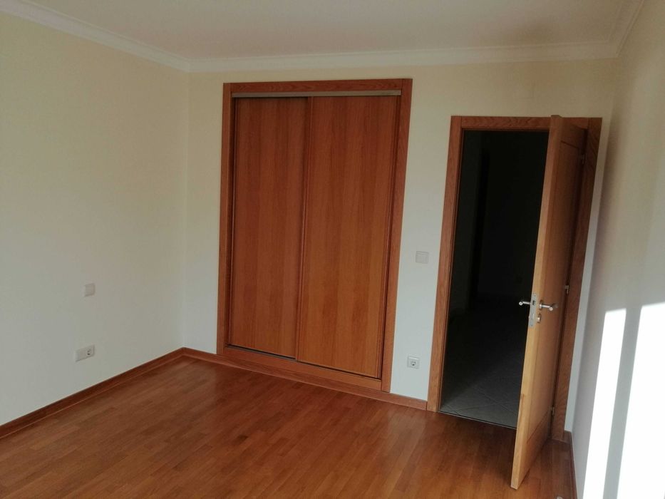 Vende-se moradia Pombal