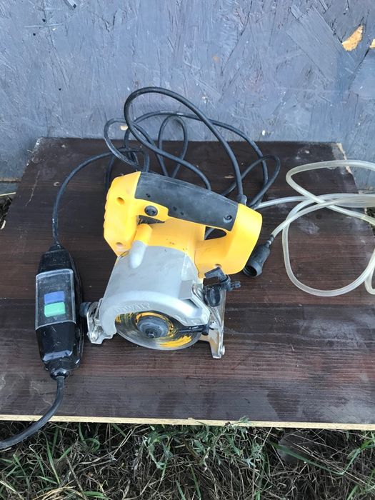 Przecinarka do glazury DeWALT DWC410  (do płytek)
