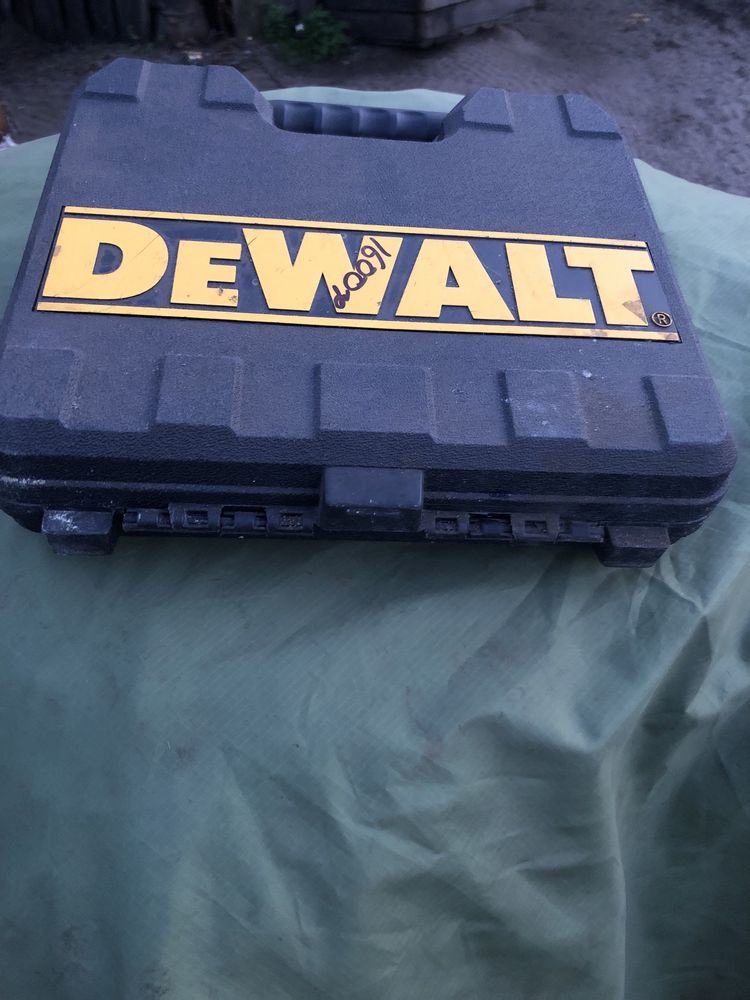 Продам шуруповерт девольт. Dewalt