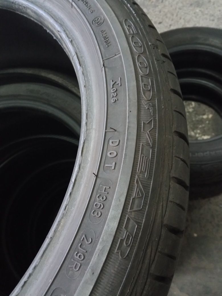 Літні шини б/у 215/45 R17 87V Goodyear Excellence (склад из германии)