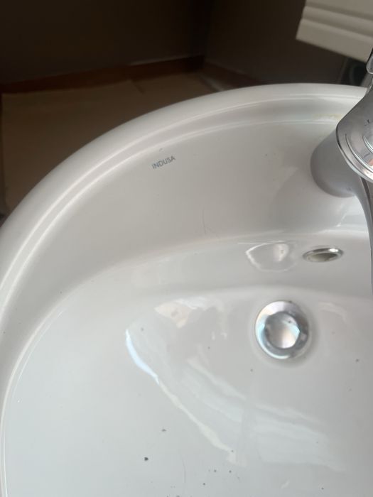 Lavatório Indusa + Torneira