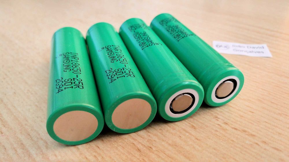 Pilha bateria 18650 Samsung 25R 2500 mAh 20A recarregável