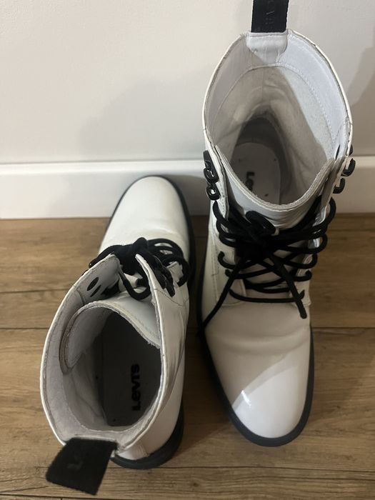 Białe botki typu trapery, Levi’s