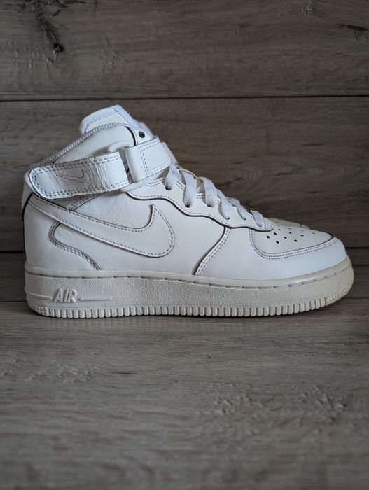 Белые кожаные кроссовки хайтопы б/у Nike Air Force 1 Mid 36-37р 23,5см