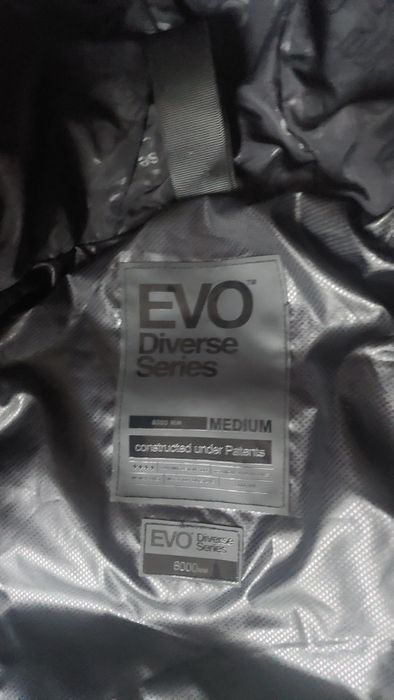 Kurtka damska Diverse z parametrami o przedłużonym kroju z linii EVO,