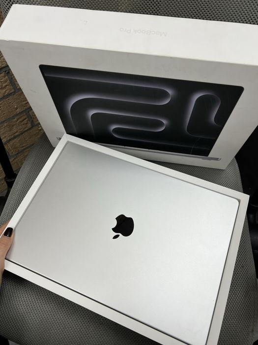 Used Apple MacBook Pro 16 M3 Pro 18Gb / 512Gb 12cpu 38gpu Silver