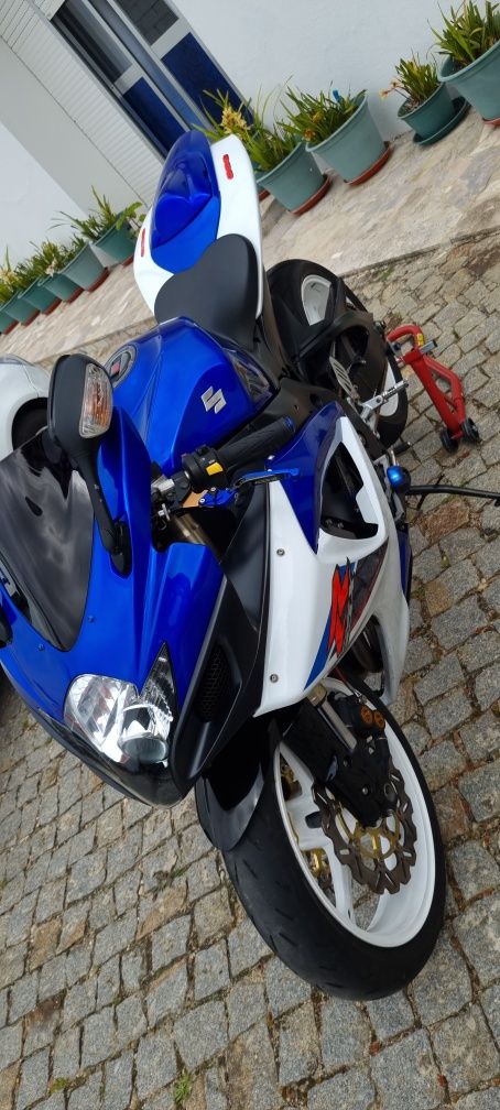 Vendo Suzuki GSXR 600 k7