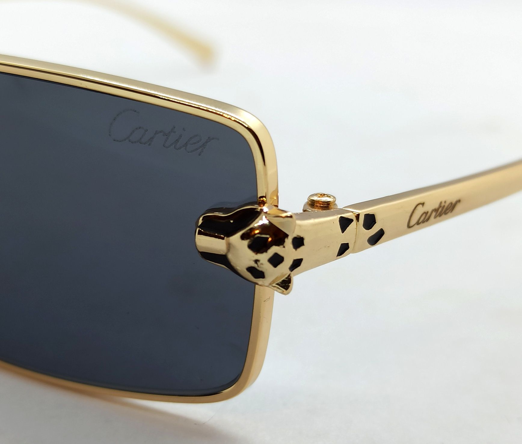 Cartier очки унисекс узкие черные в золотом металле стильные