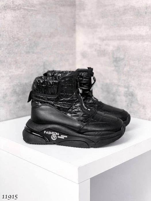 Продам новые  ботинки