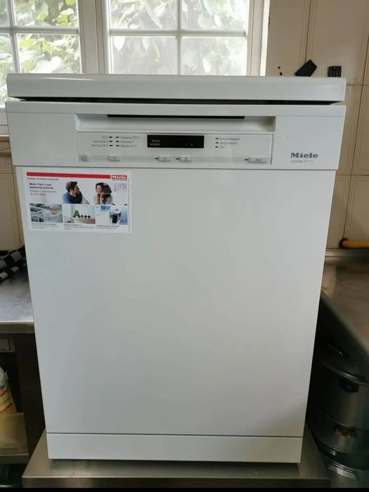 Máquina de Lavar Loiça Semi Industrial MIELE G 6000 SC Jubilee