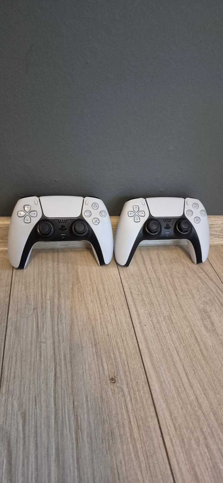 Ps5 PlayStation 5 z grami i padami