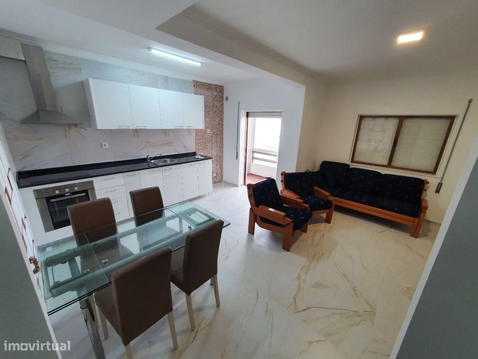 Apartamento T1+1 - renovado, c Garagem