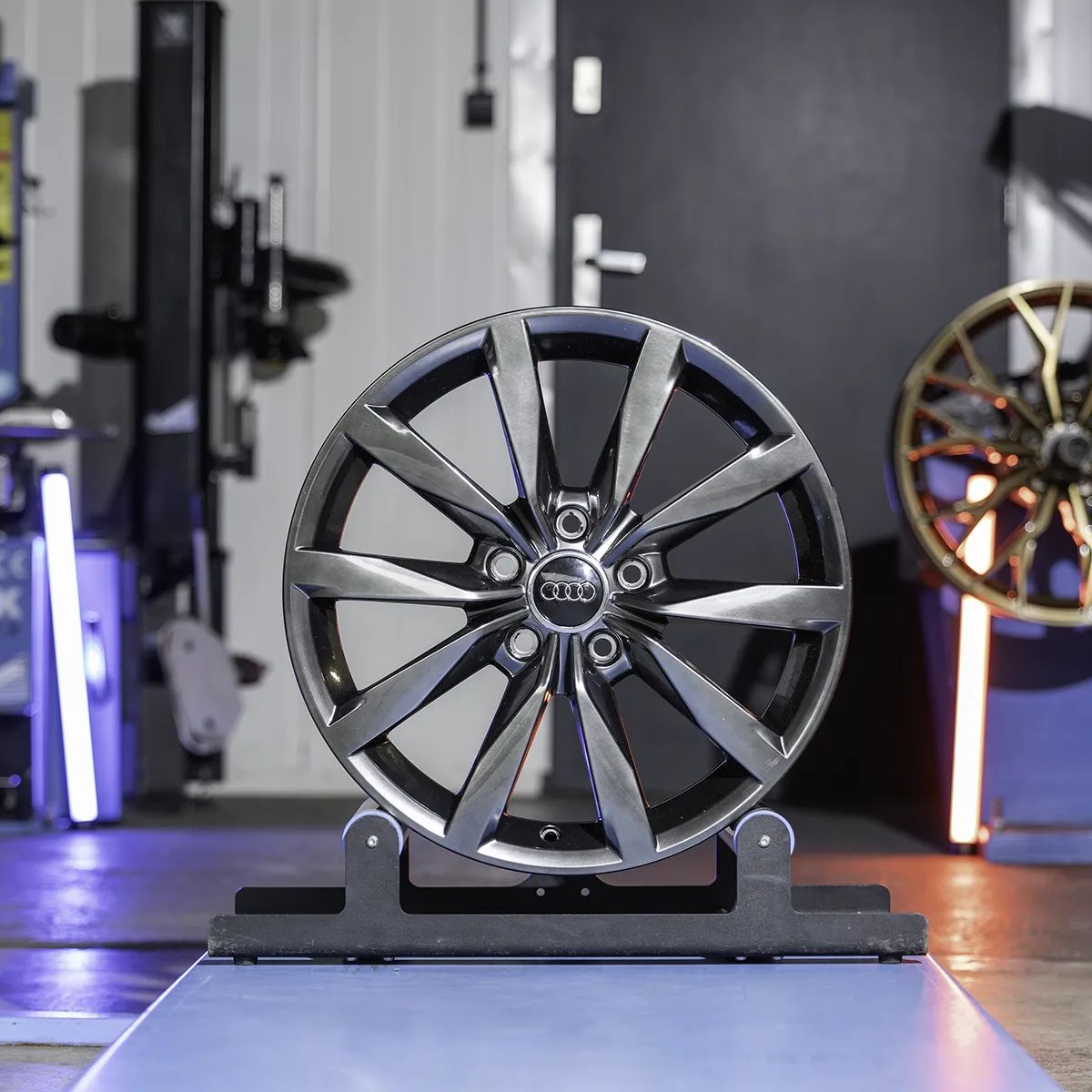 NOWE ORYGINALNE Felgi 17" Audi A3 A4 A6 Q2 Q3 TT