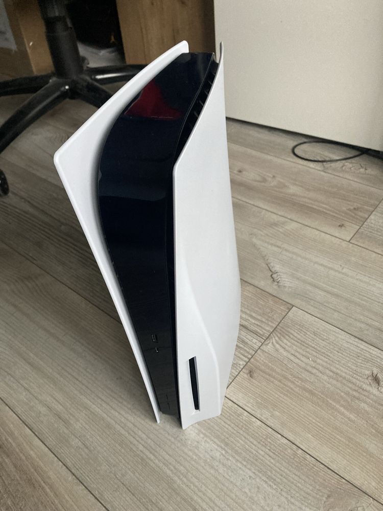 Ps5 wersja z napędem (2pady) oraz assasin origins