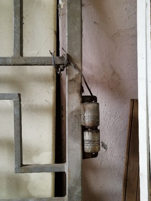 Furtka ocynkowana z elementami kutymi , solidna.