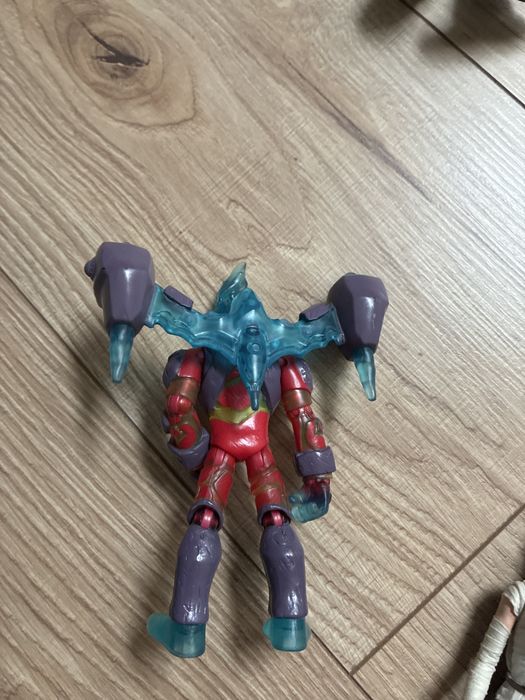 Figurki do zabawy lub kolekcjonerskie